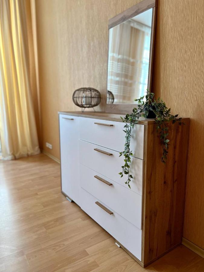 Apartment On Hnatiuka With Parking 리비프 외부 사진